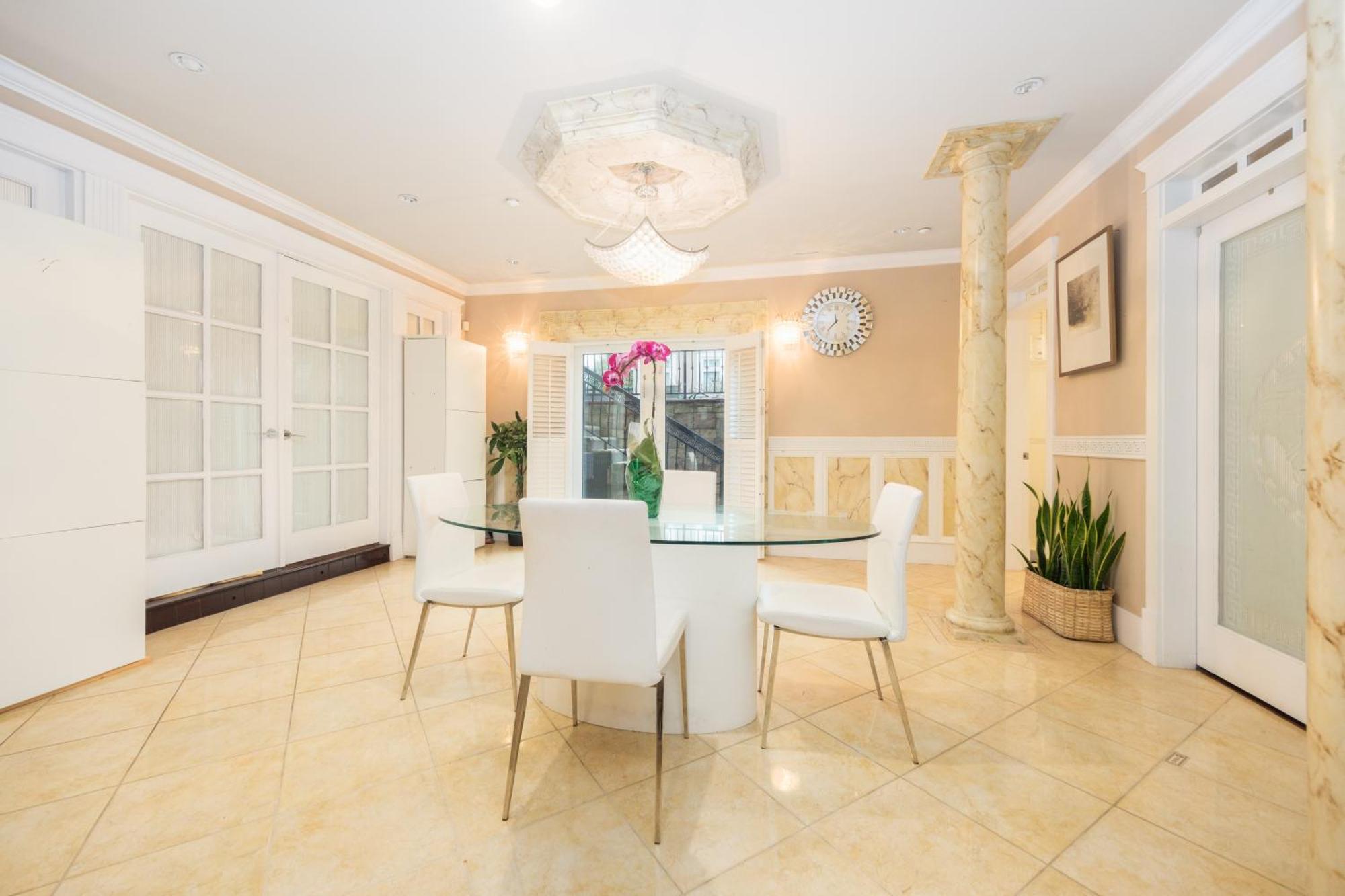 Oakridge Luxury Homestay แวนคูเวอร์ ภายนอก รูปภาพ
