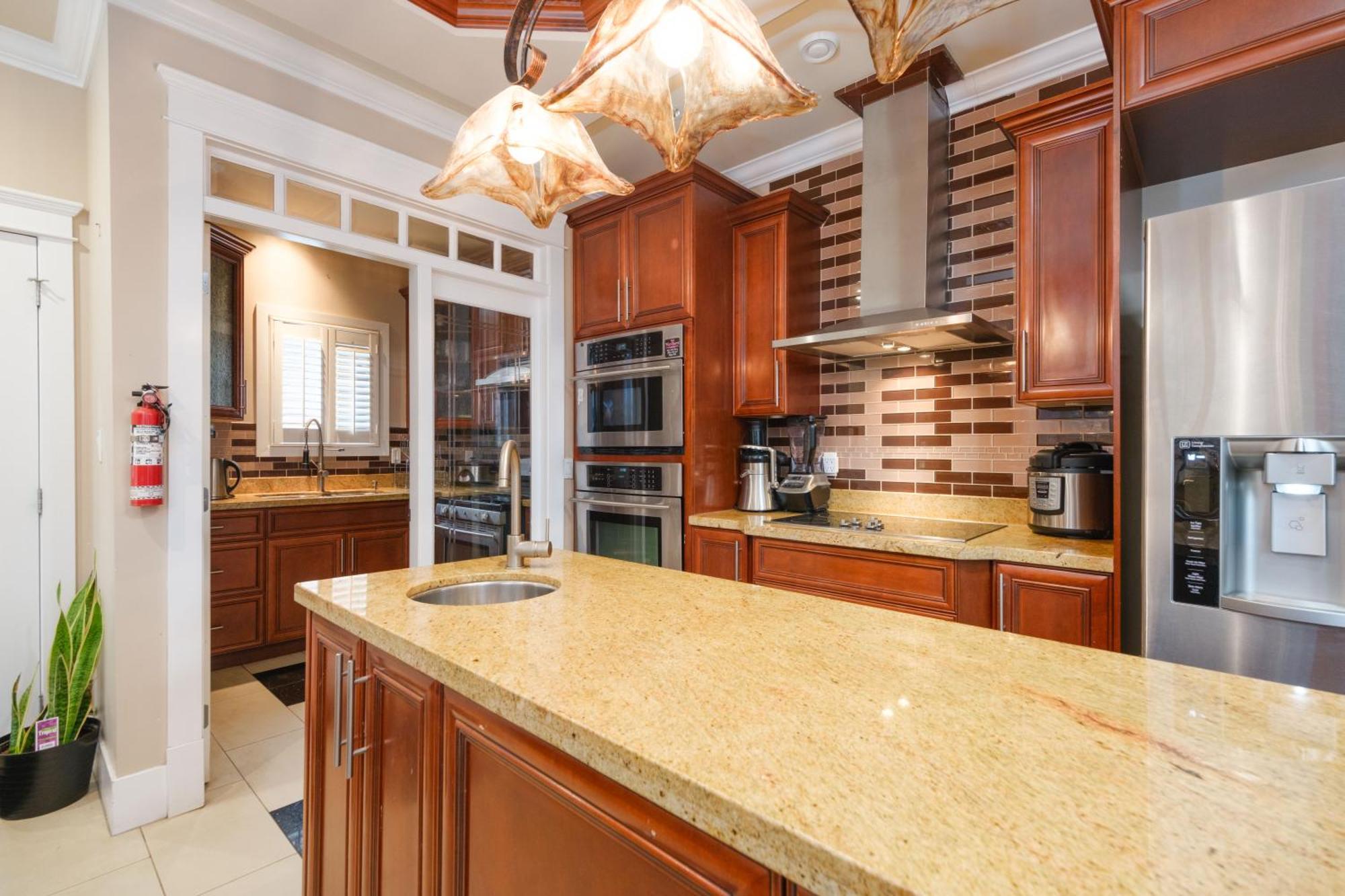 Oakridge Luxury Homestay แวนคูเวอร์ ภายนอก รูปภาพ
